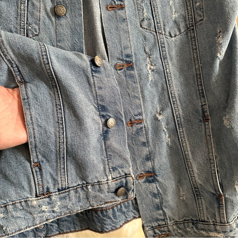 Zara Women’s Distressed Denim Oversized Button Down Vest Size M - Picture 5 of 13